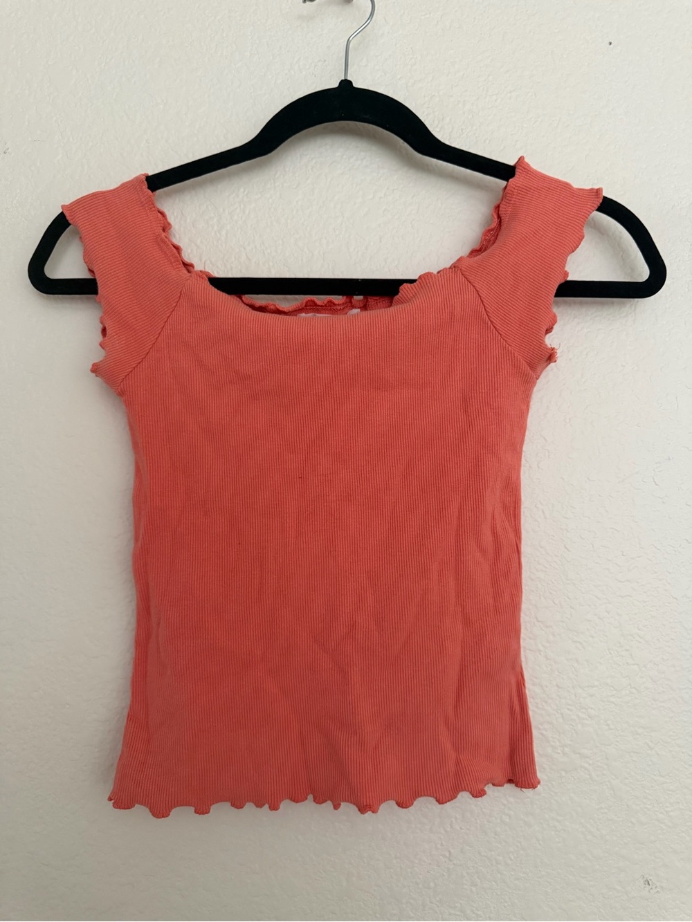 Aeropostale Coral Ribbed Lettuce-Edge Scoop Crop Top
